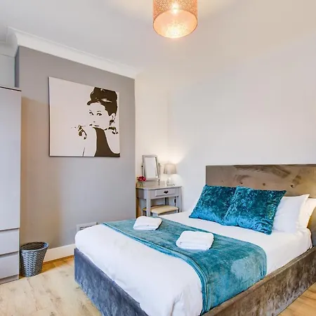 Statera Apartments - 2-Bed House In Stratford Londra Esterno foto