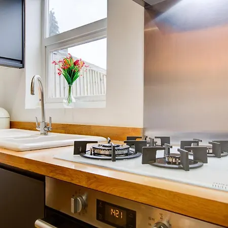 Statera Apartments - 2-Bed House In Stratford Londra Esterno foto